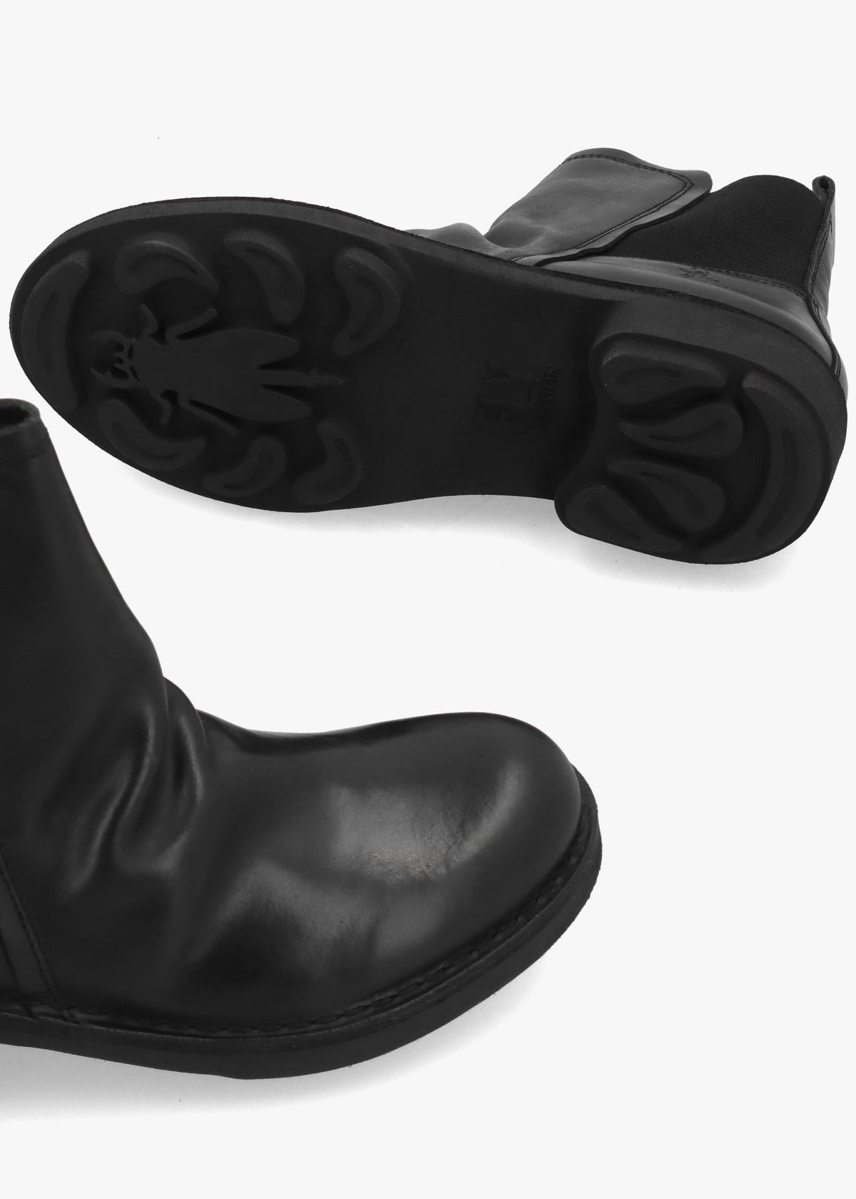 Noux Black Leather Chelsea Boots