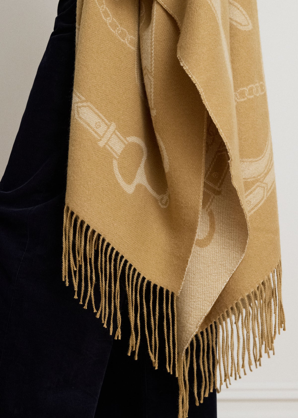 Belting-Motif Fringe Trim Jacquard Beige Ruana