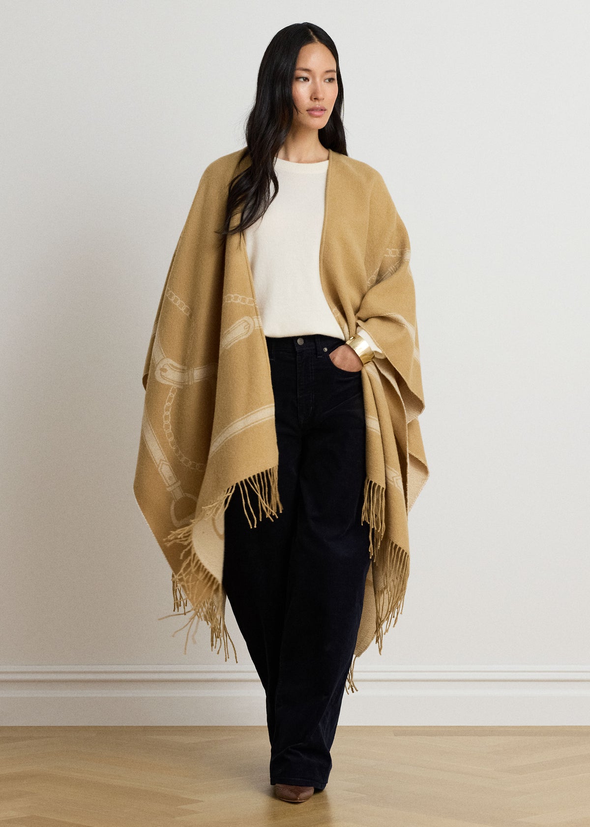 Belting-Motif Fringe Trim Jacquard Beige Ruana