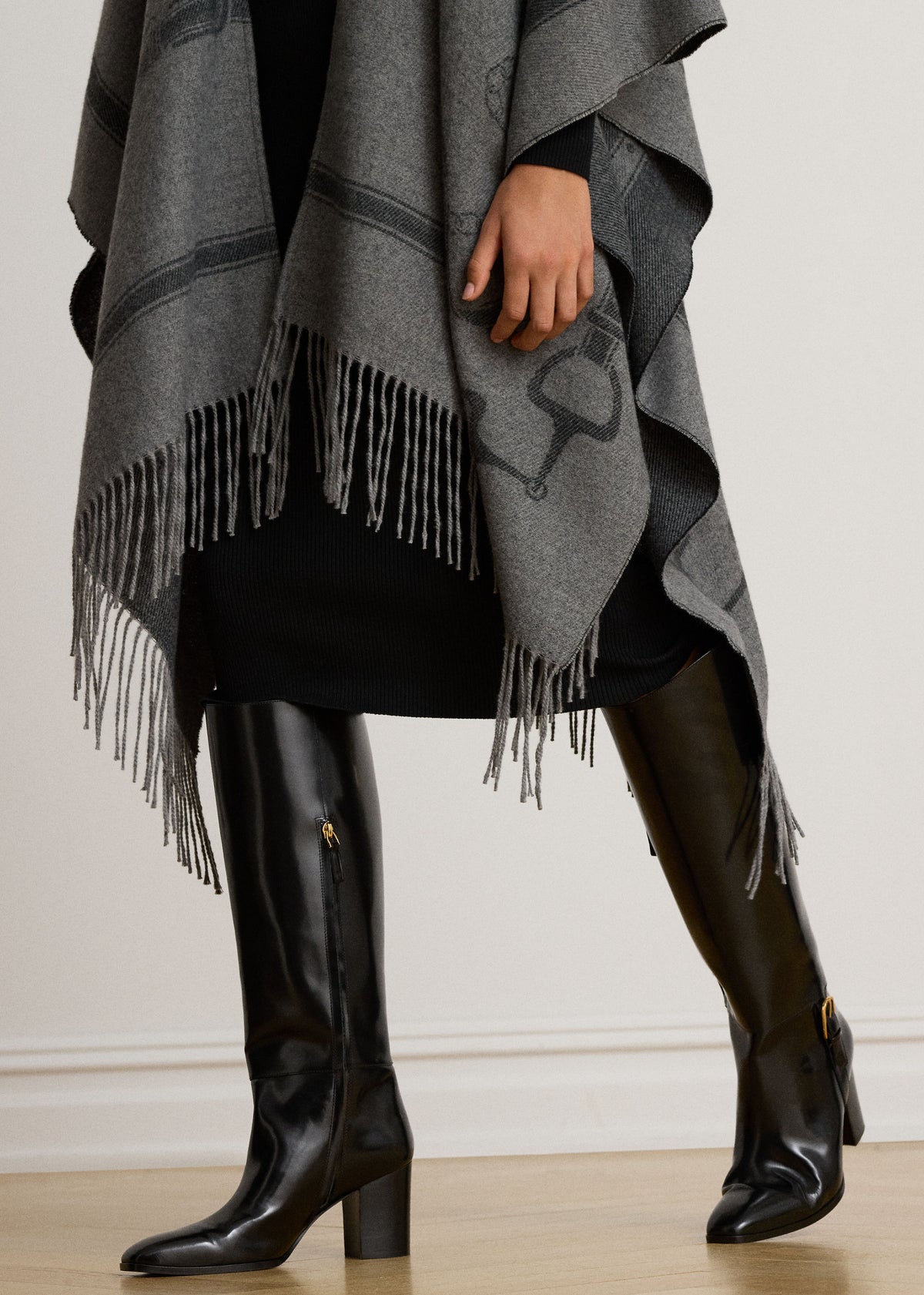 Belting-Motif Fringe Trim Jacquard Grey Ruana