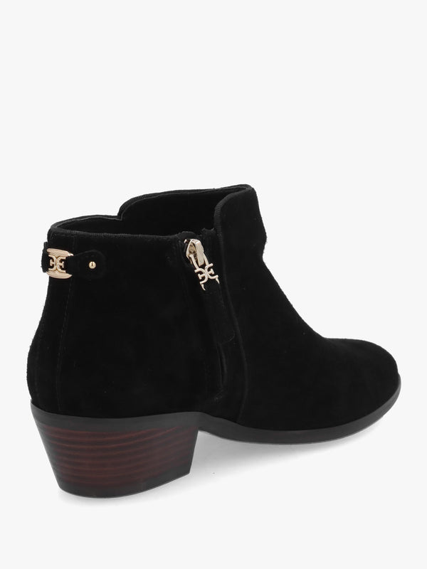 SE PETTY - Black Suede