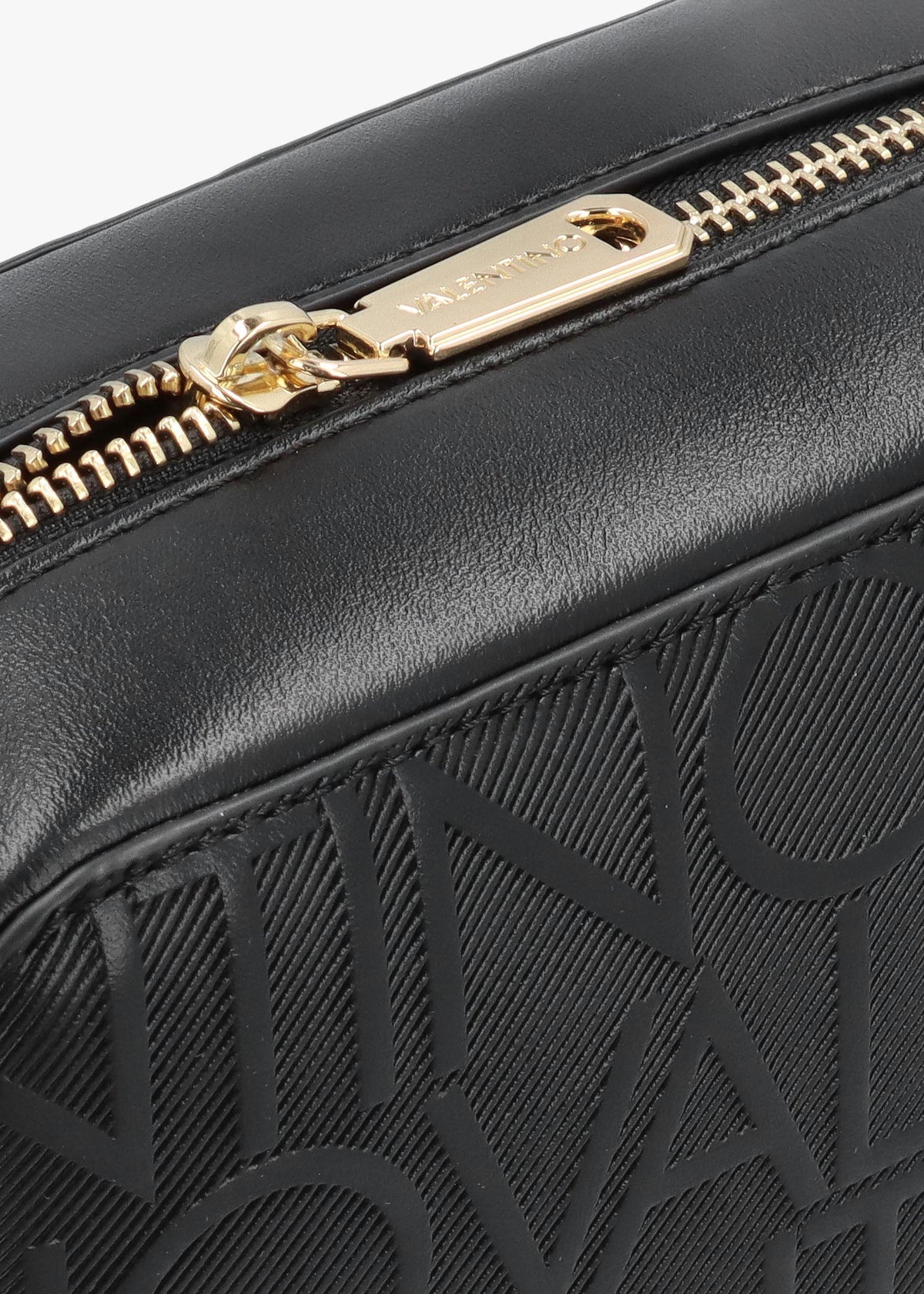 Gynevra Relove Monogram Black Camera Bag