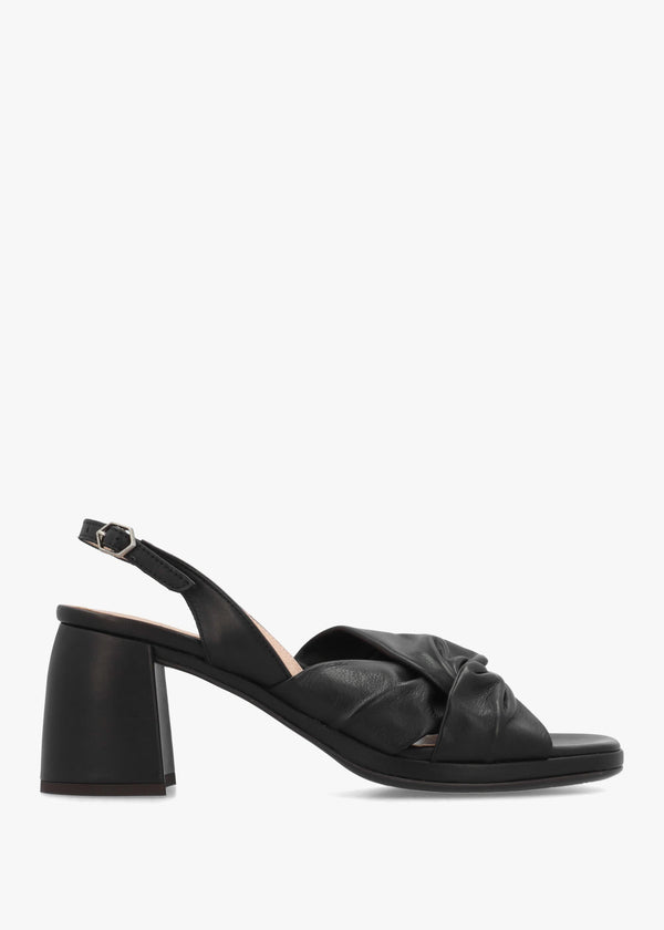 Wonders F-8202 Black Leather Block Heel Sandals