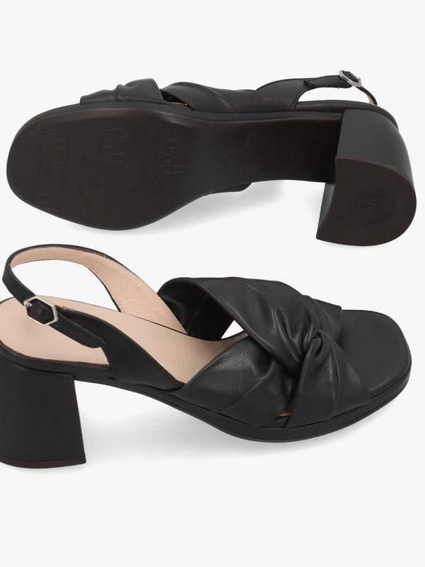 Wonders F-8202 Black Leather Block Heel Sandals