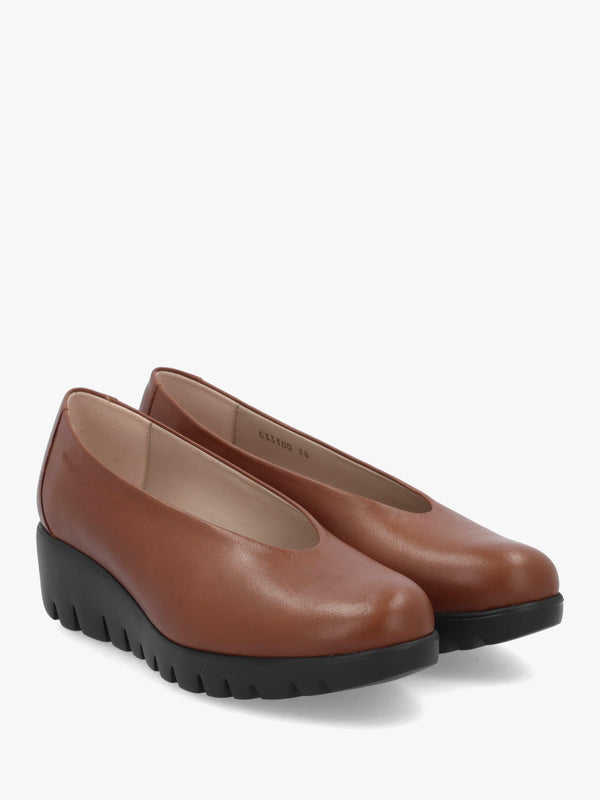 Wonders Flyer Tan Leather Wedge Court Shoes