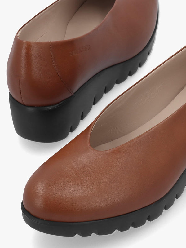 Wonders Flyer Tan Leather Wedge Court Shoes