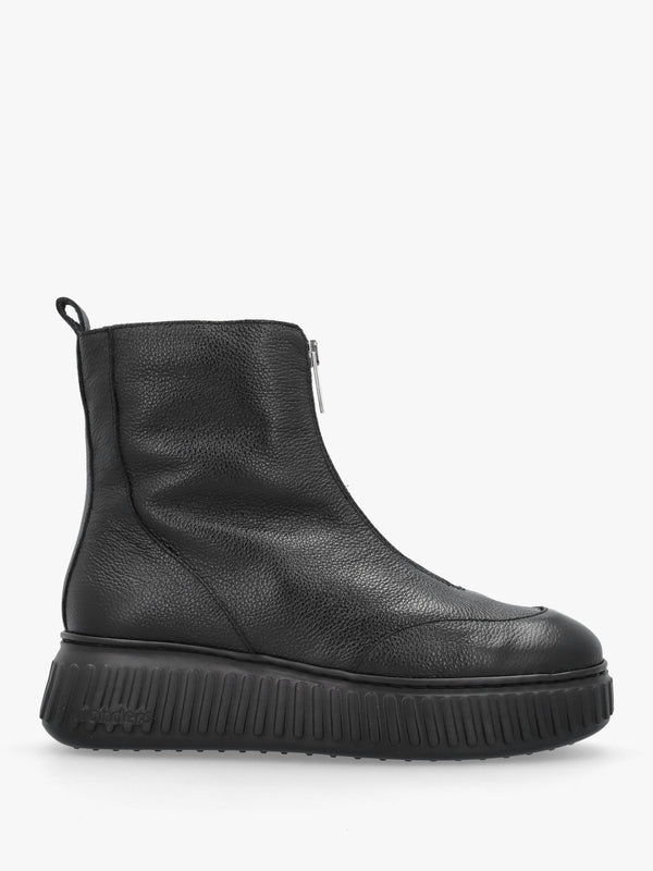 A-5202 Black Leather Front Zip Ankle Boots